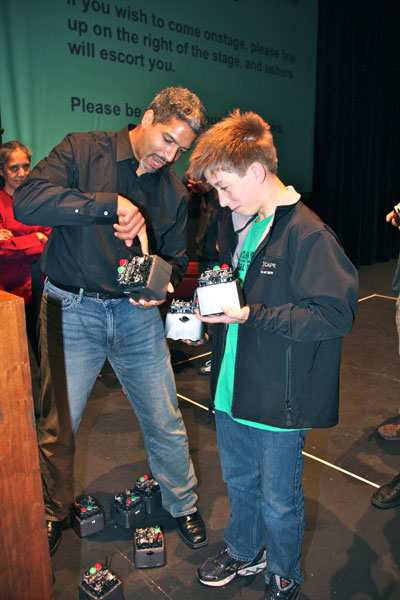 Robotics Scholar James McLurkin Invites SCU Audience to Dance with Robots Robotics Scholar James McLurkin Invites SCU Audience to Dance with Robots