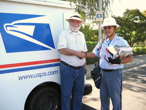 Alert Mail Carrier and Neighbors Help Police Catch Burglary Suspects