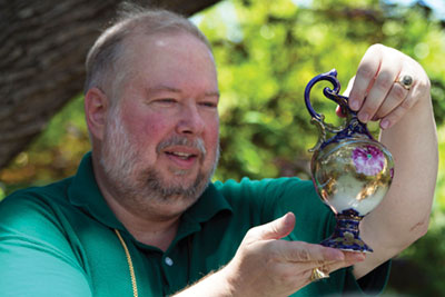 Antiques Show Leaves Some in Awe Antiques Show Leaves Some in Awe