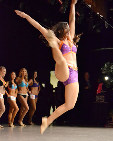 Gold Rush Finalists Vie to Make Coveted Cheer Squad Gold Rush Finalists Vie to Make Coveted Cheer Squad