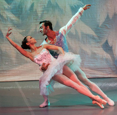 Santa Clara Ballet Performs Annual Nutcracker Show Santa Clara Ballet Performs Annual Nutcracker Show