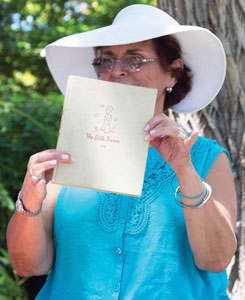 Annual Appraisal Show Astonishes Antique-Lovers Annual Appraisal Show Astonishes Antique-Lovers