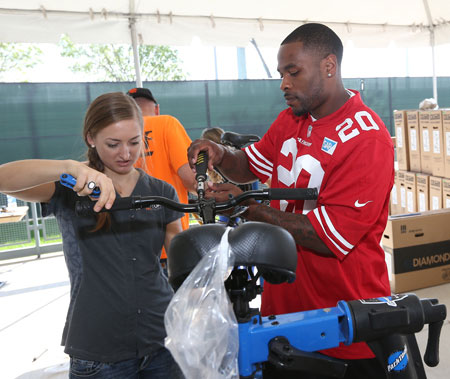 49ers Help Build Bikes for Children 49ers Help Build Bikes for Children