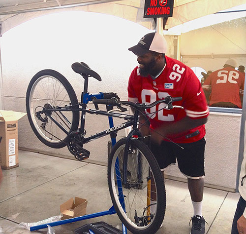 Rain Couldn't Stop 49ers From Giving Back Rain Couldn't Stop 49ers From Giving Back