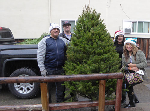 Bay Area Pay It Forward Volunteers Go on Holiday Giving Spree Bay Area Pay It Forward Volunteers Go on Holiday Giving Spree