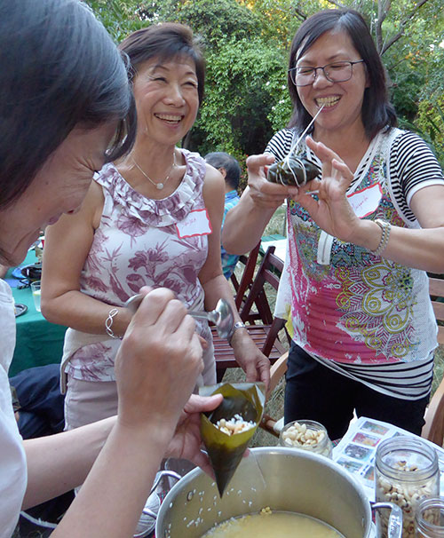 Secrets of Zhongzi Shared at US-China People's Friendship Association Potluck Secrets of Zhongzi Shared at US-China People's Friendship Association Potluck