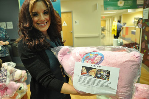 Mom Fulfills Son's Wish, Bringing Huggable Gift to Sick Children Mom Fulfills Son's Wish, Bringing Huggable Gift to Sick Children